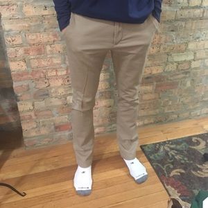 Men’s chinos/khaki pants